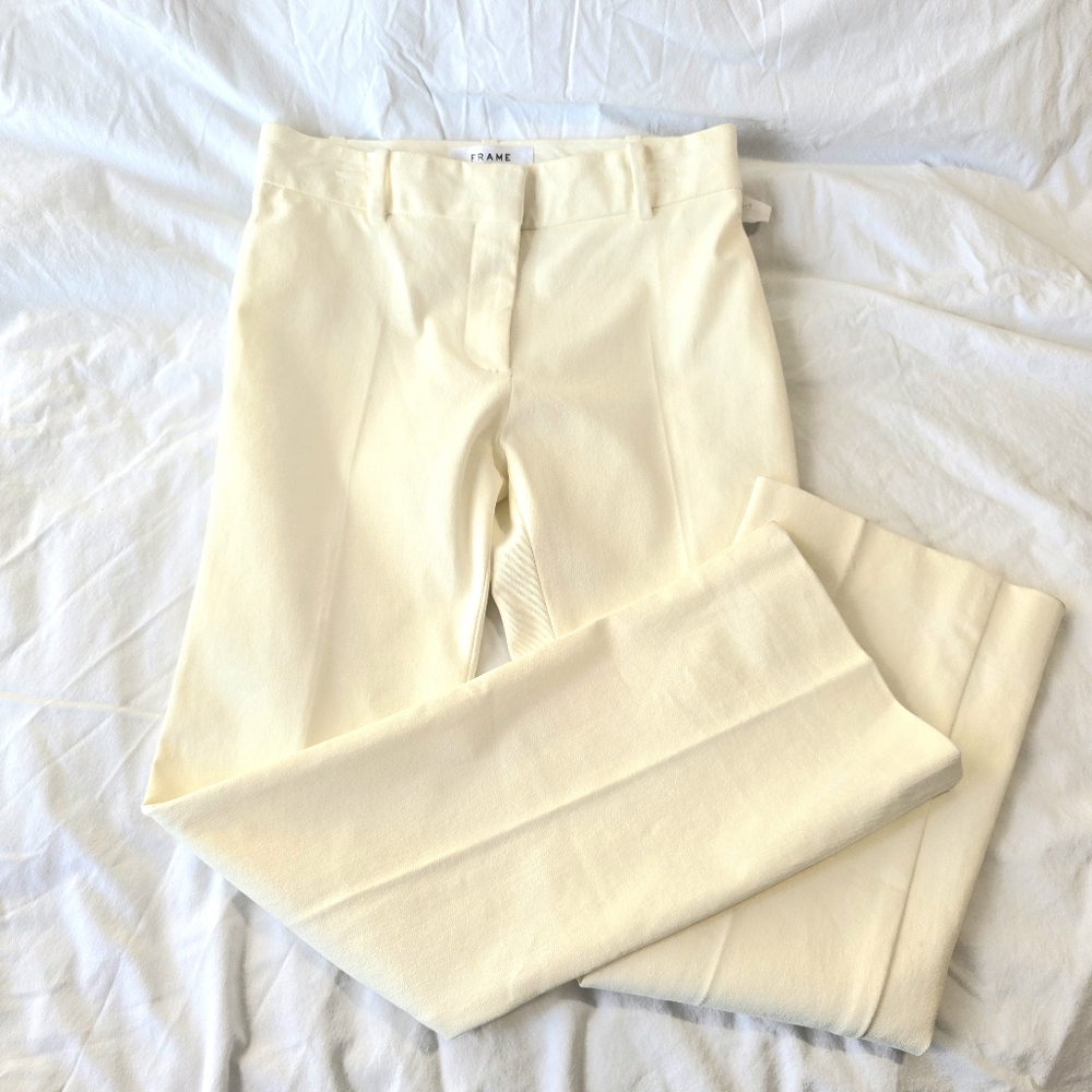 Frame Le Crop Mini Boot Trouser in Cream. Size 00. Made in Morocco
